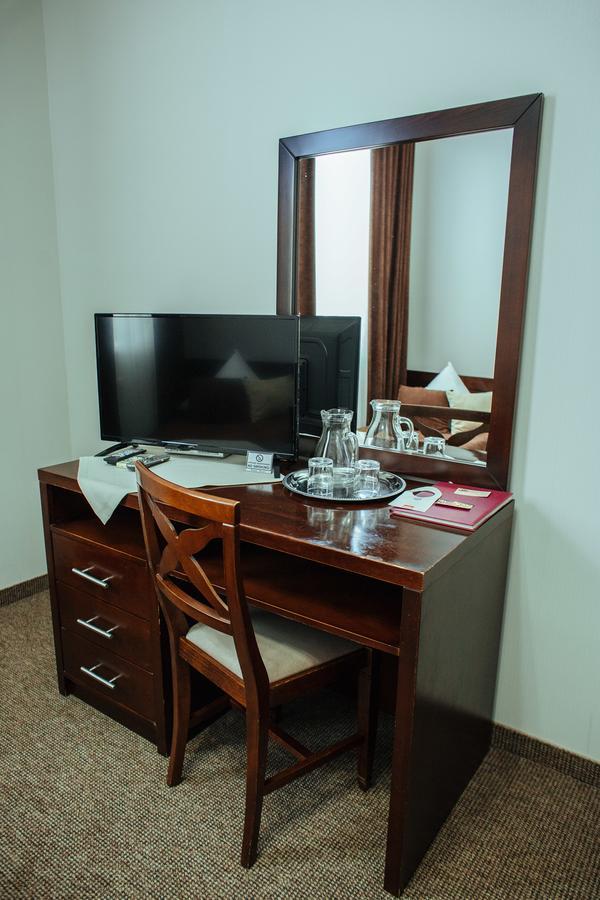 Jj Hotel Vynohradiv Extérieur photo