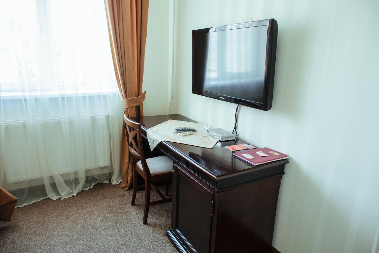 Jj Hotel Vynohradiv Extérieur photo