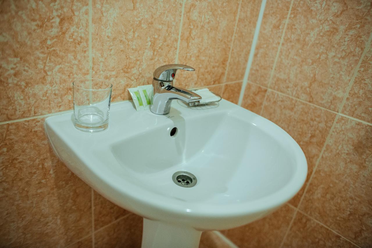 Jj Hotel Vynohradiv Extérieur photo